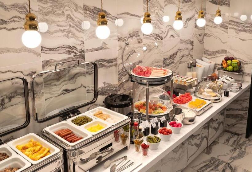 ホテル La Clef Champsélysées Paris By The Crest Collection