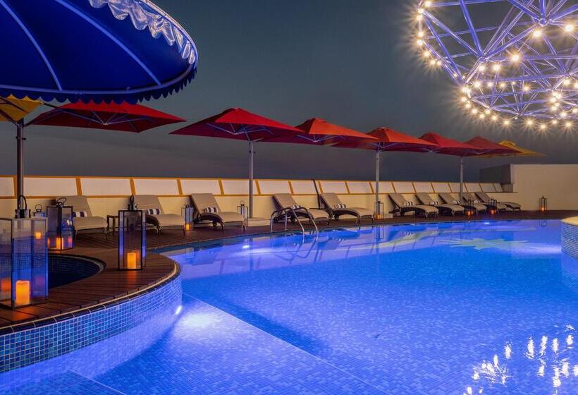 Leva Hotel And Suites, Opposite Downtown