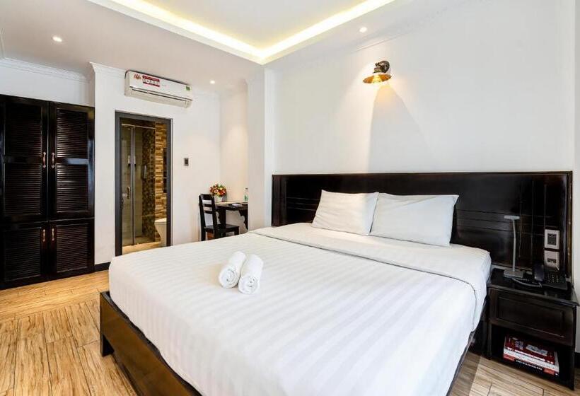 هتل Lotus Laverne