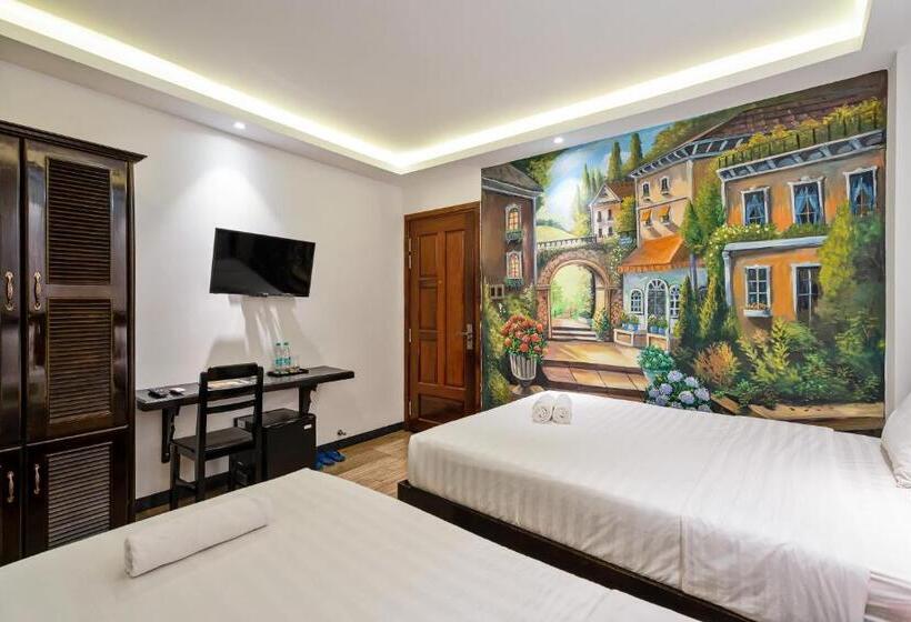 هتل Lotus Laverne