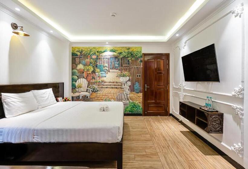 هتل Lotus Laverne