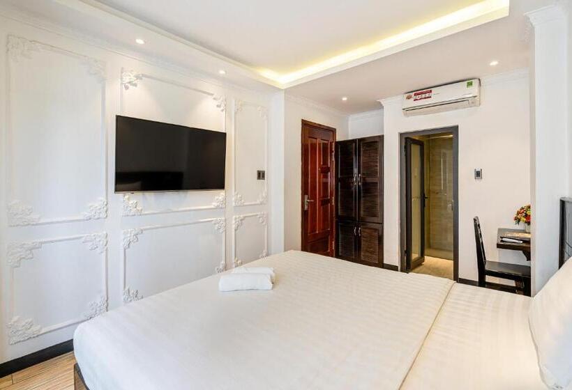 هتل Lotus Laverne