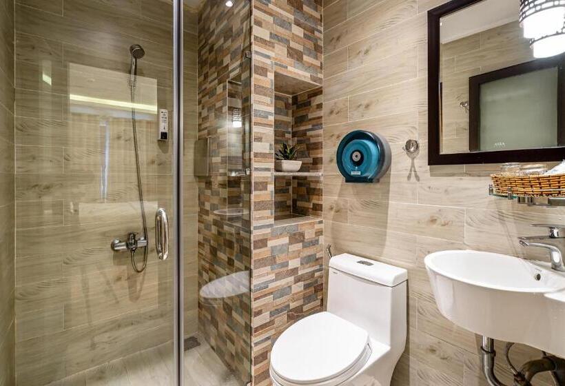 هتل Lotus Laverne