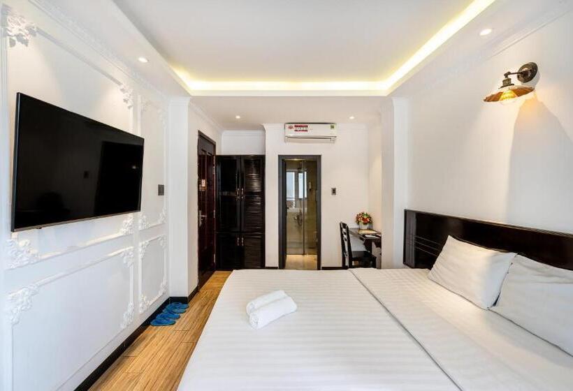 هتل Lotus Laverne