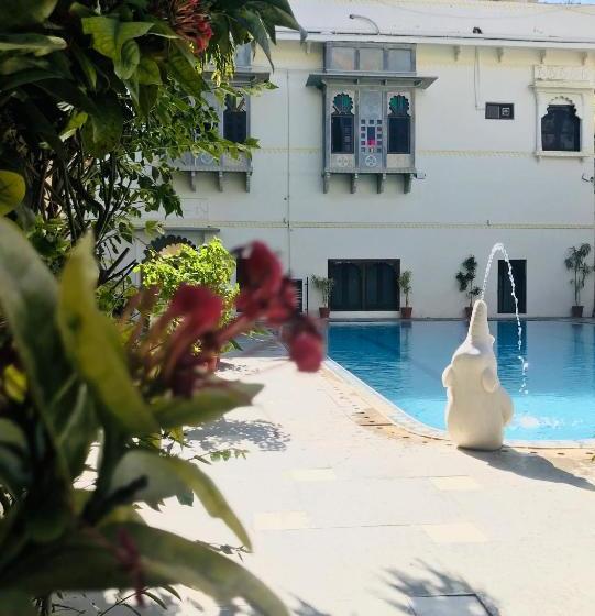 فندق Mahendra Prakash