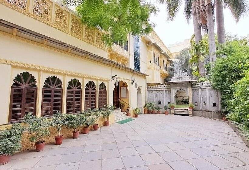 فندق Mahendra Prakash