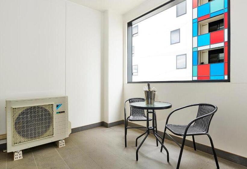 Melbourne Knox Central Apartment Hotel Official
