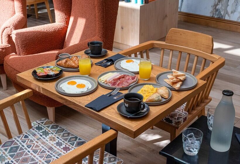 هتل Metropole Urban