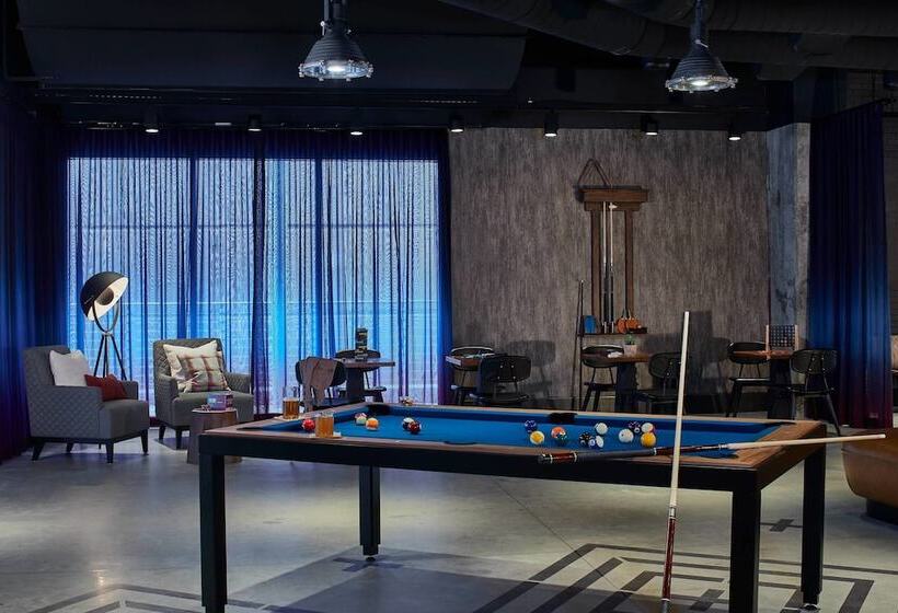 Отель Moxy Atlanta Midtown