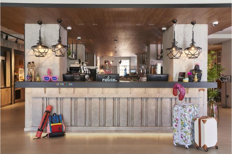 هتل Moxy Patra Marina