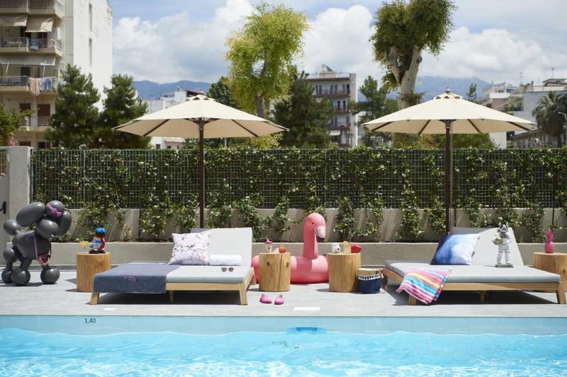 هتل Moxy Patra Marina