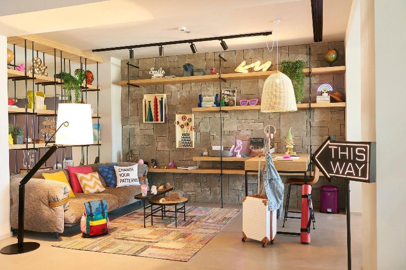 هتل Moxy Patra Marina