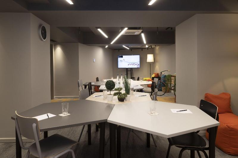 هتل Moxy Patra Marina