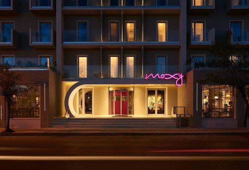 هتل Moxy Patra Marina