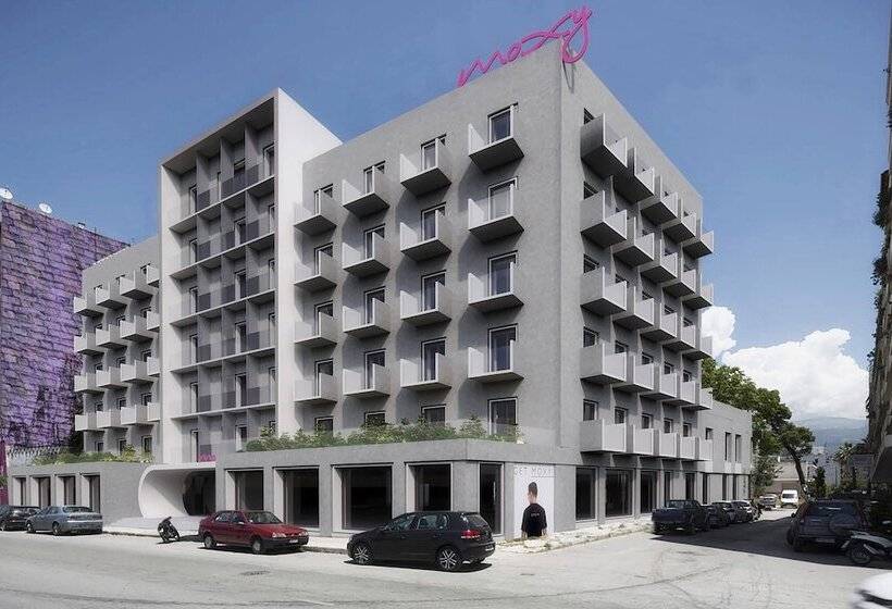 هتل Moxy Patra Marina