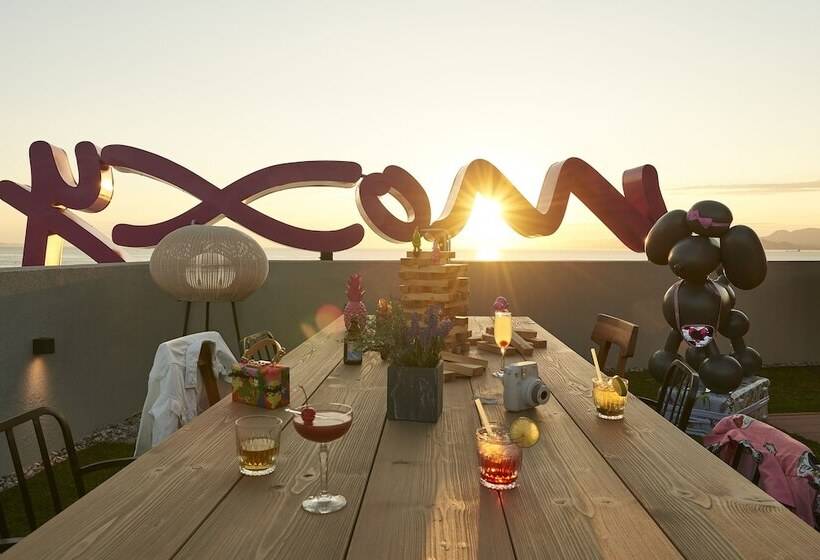 هتل Moxy Patra Marina