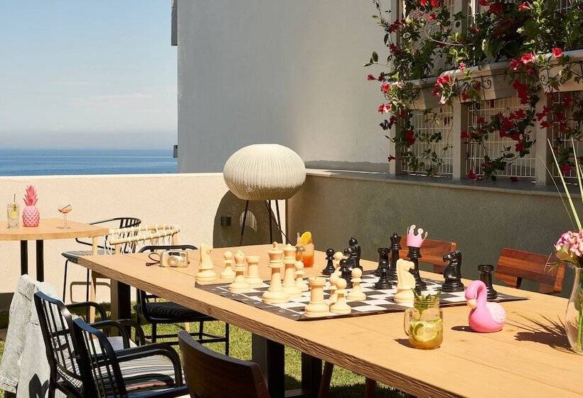 هتل Moxy Patra Marina