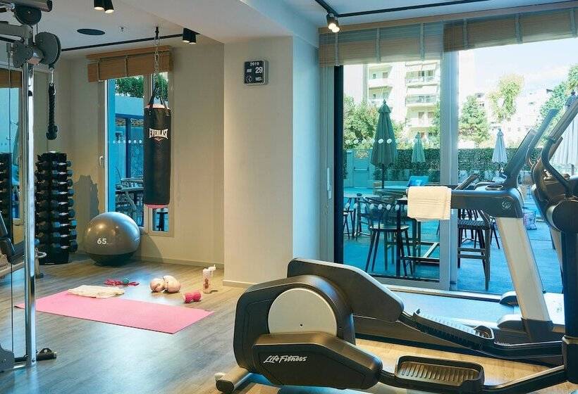 هتل Moxy Patra Marina