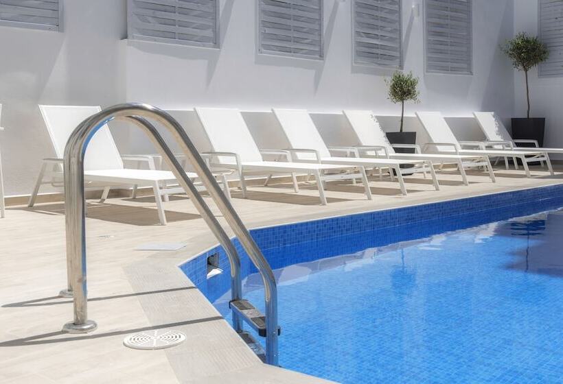 Отель Naiades Marina