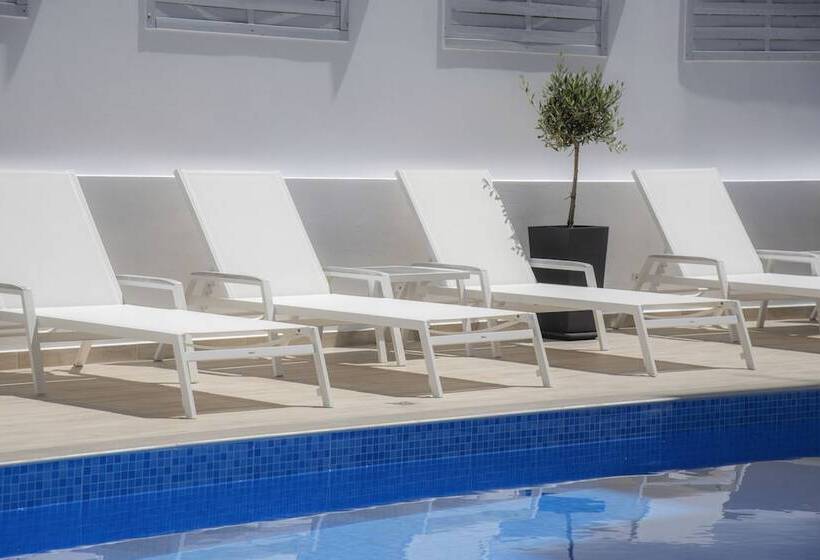 Отель Naiades Marina