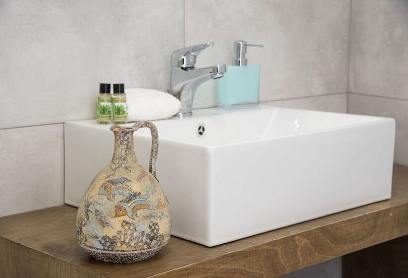 Отель Naiades Marina