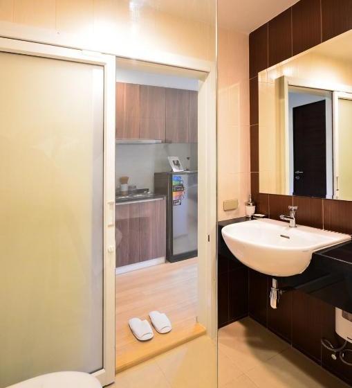 בית מלון כפרי Nice Bangtao Beach