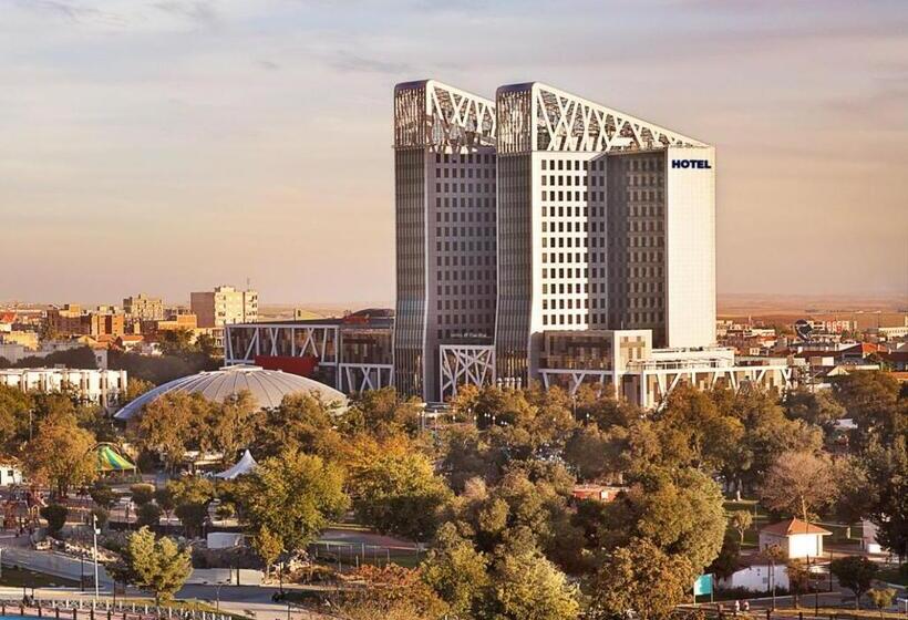 Park Mall Hotel & Conference Center