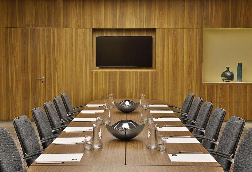 Park Mall Hotel & Conference Center