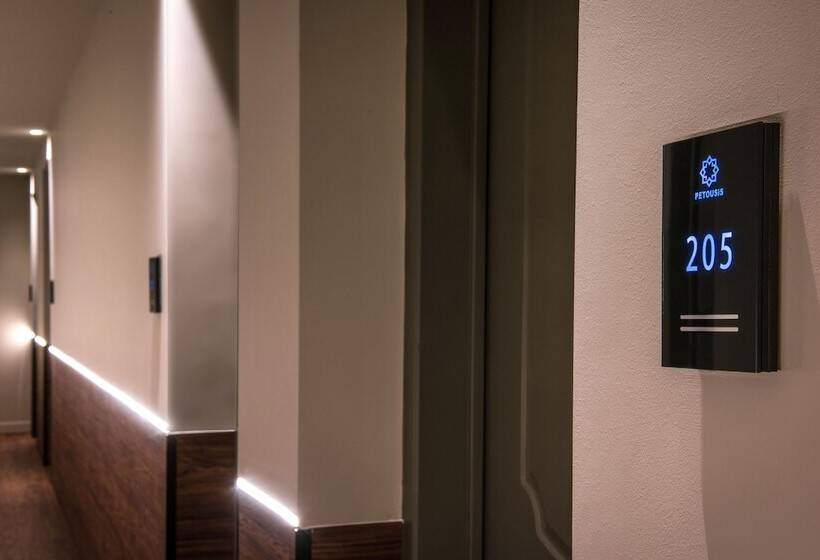 Petousis Hotel & Suites