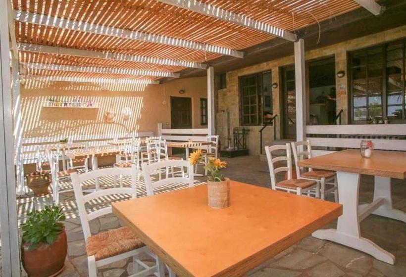 فندق Petros Village