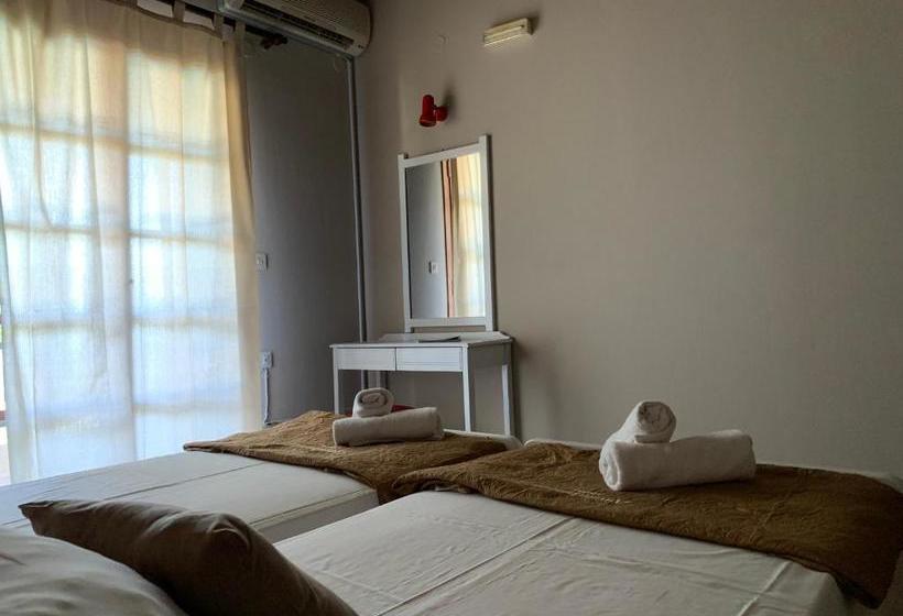 فندق Petros Village