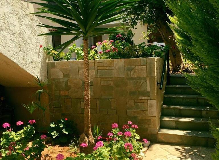 فندق Petros Village