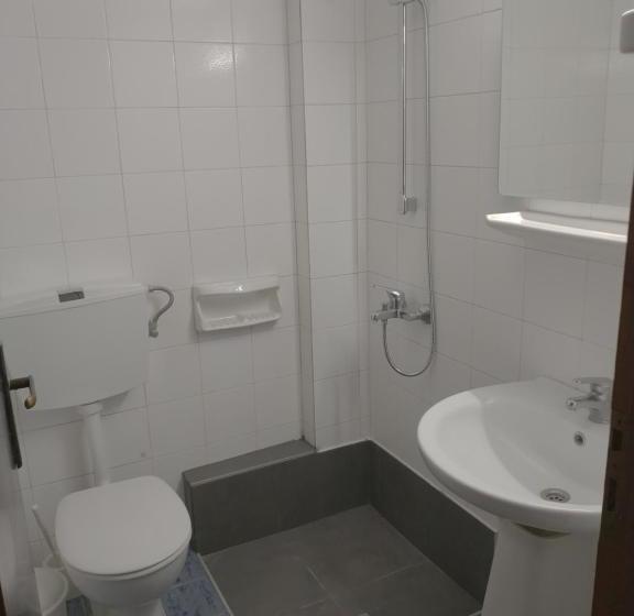 فندق Petros Village