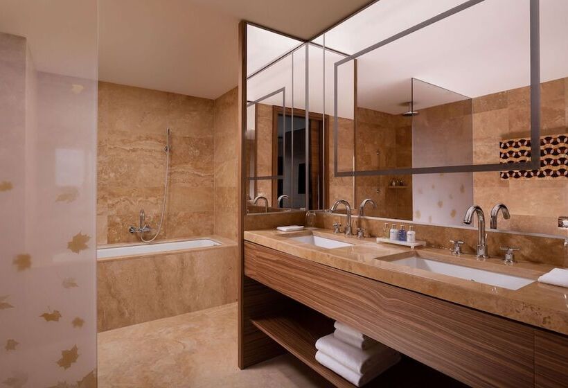 هتل Radisson Blu Olympiyskiy