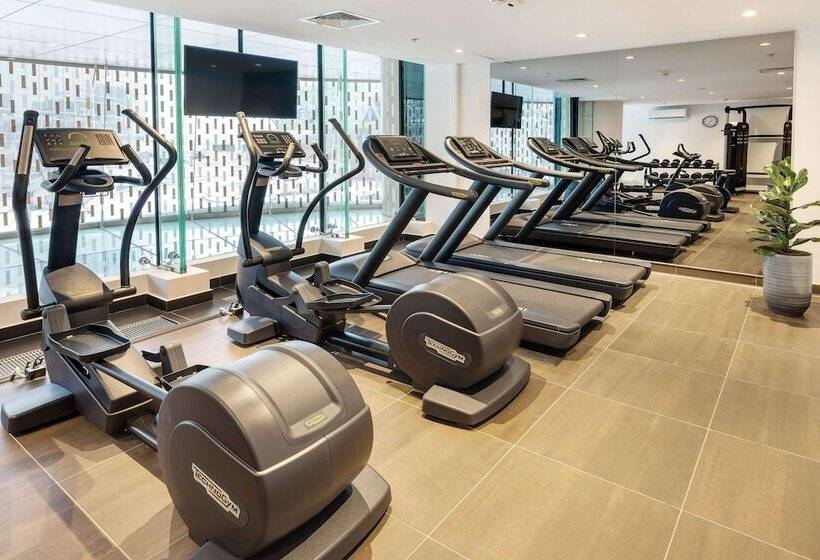 هتل Radisson Blu Olympiyskiy