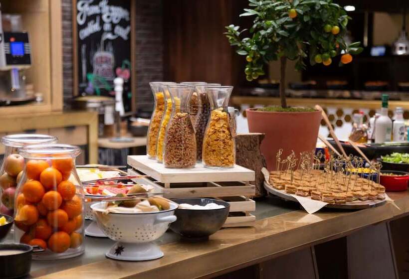 هتل Radisson Blu Olympiyskiy