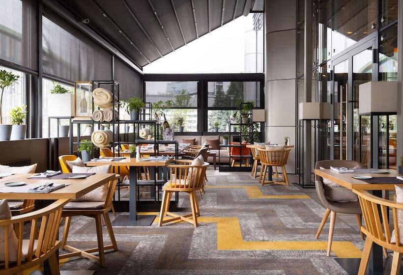 هتل Radisson Blu Olympiyskiy