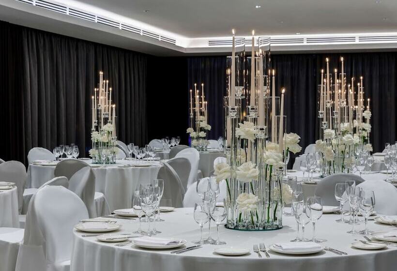 هتل Radisson Blu Olympiyskiy