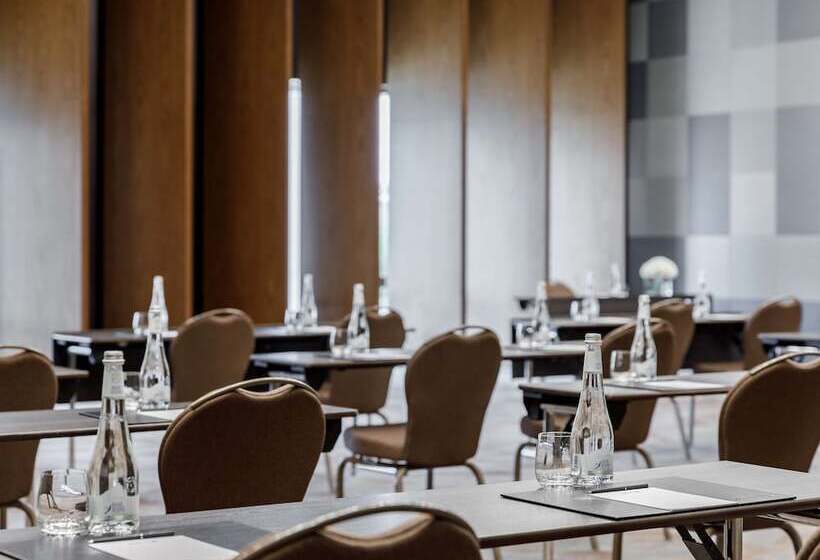 هتل Radisson Blu Olympiyskiy