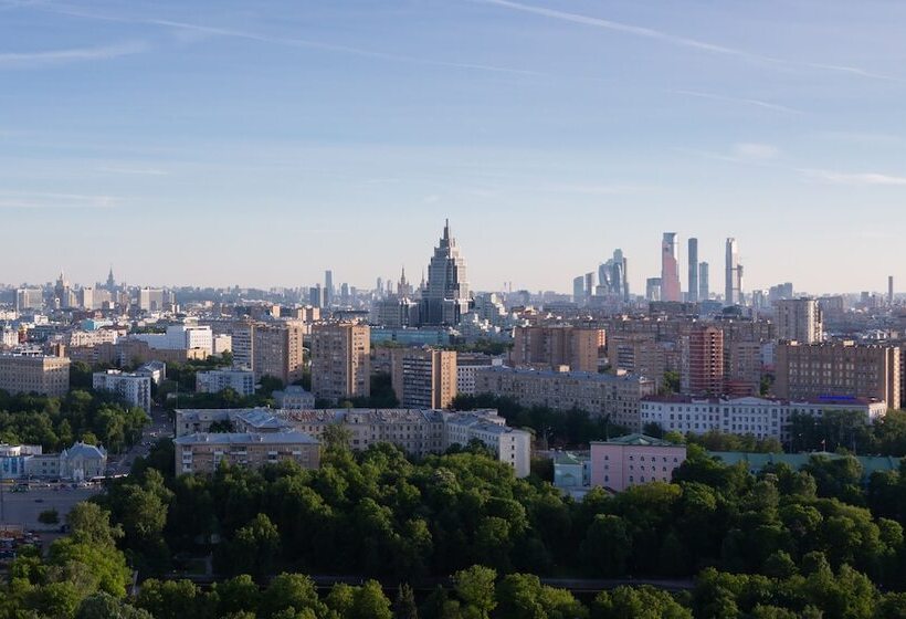 هتل Radisson Blu Olympiyskiy