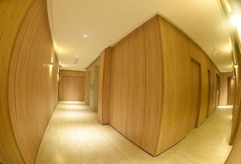 Red Hotel Cubao, Quezon City