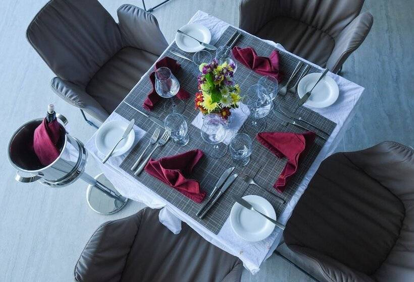 Red Hotel Cubao, Quezon City