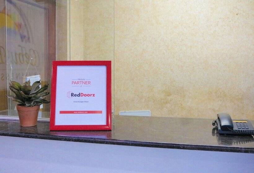 Отель Reddoorz @ Bonifacio St Cebu