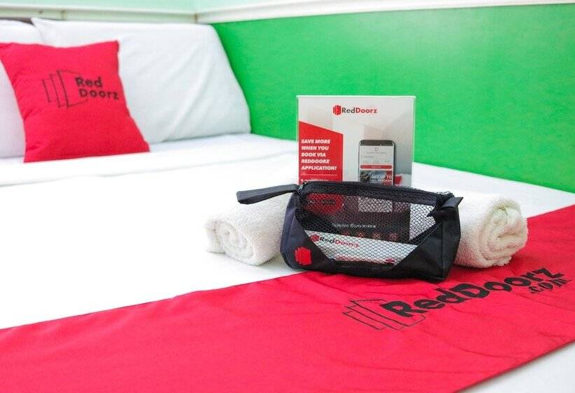 Отель Reddoorz @ Bonifacio St Cebu
