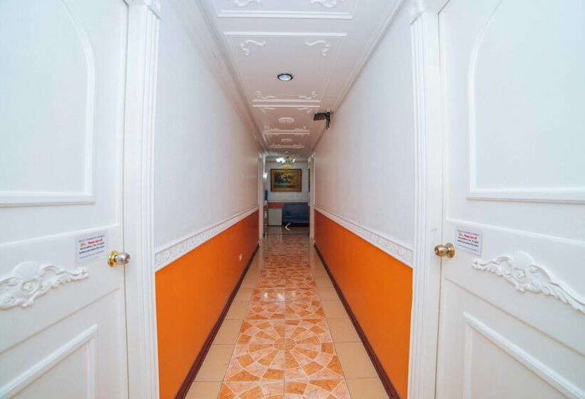 فندق Reddoorz @ Fields Avenue Angeles City