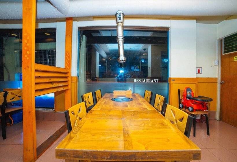 فندق Reddoorz @ Fields Avenue Angeles City