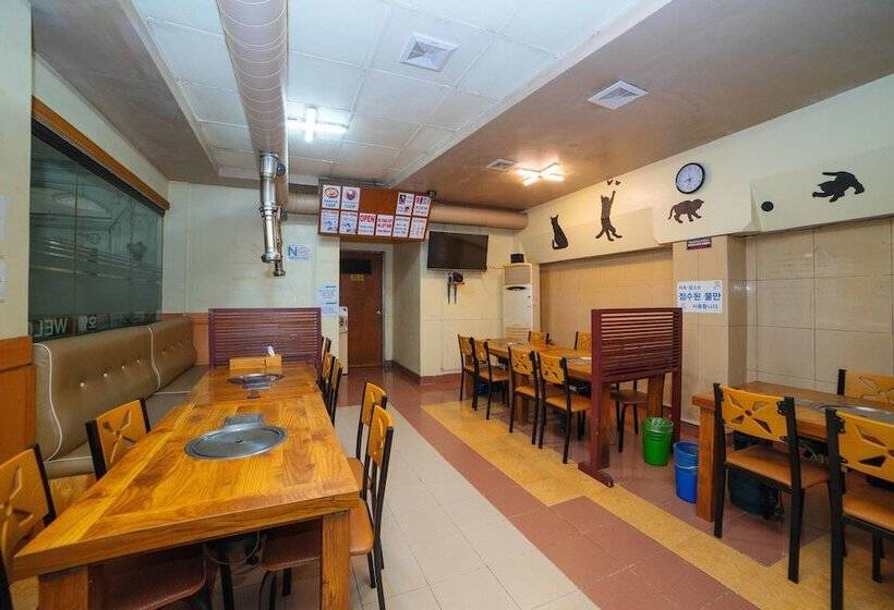 فندق Reddoorz @ Fields Avenue Angeles City