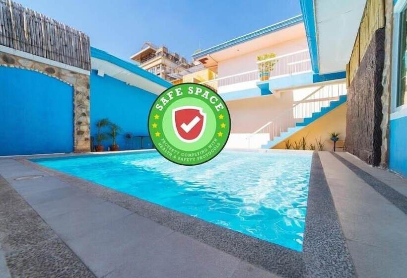 ホテル Reddoorz Near Walking Street Angeles City