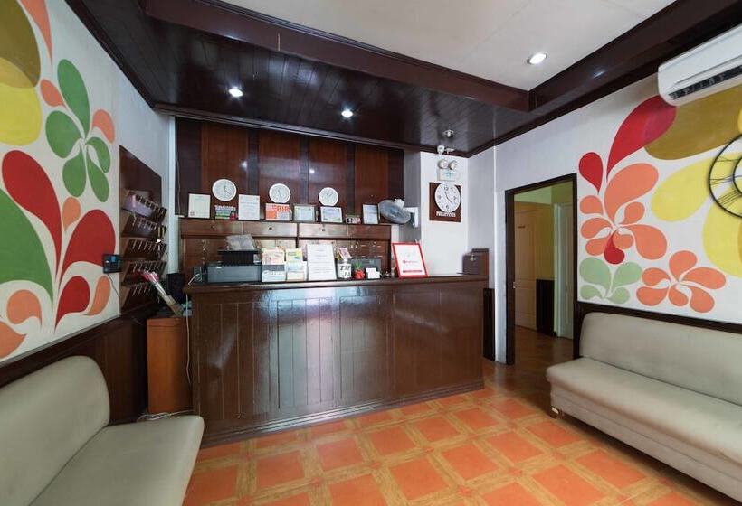 ホテル Reddoorz Near Walking Street Angeles City