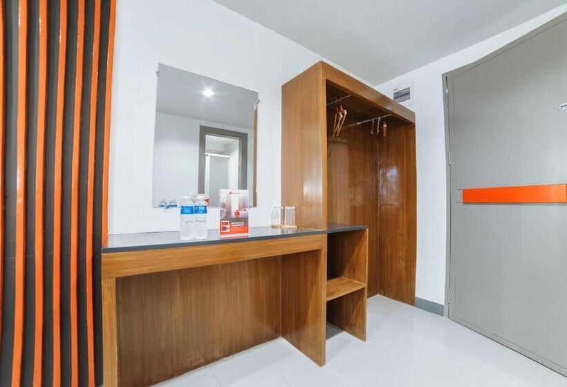 בית מלון כפרי Reddoorz Plus Near San Pedro Cathedral